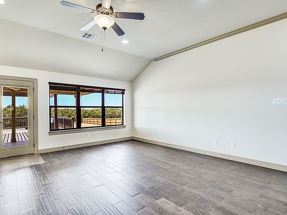 4th image of 105 Howard Ln