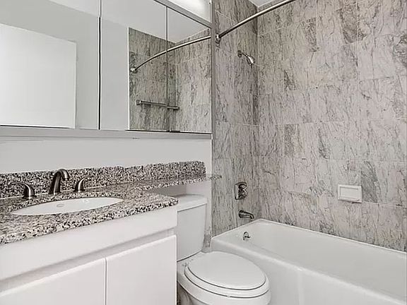 4th image of 245 E 44th St APT 15D