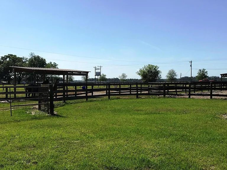2 large Paddocks w/ Self waters & Double run-ins (each)