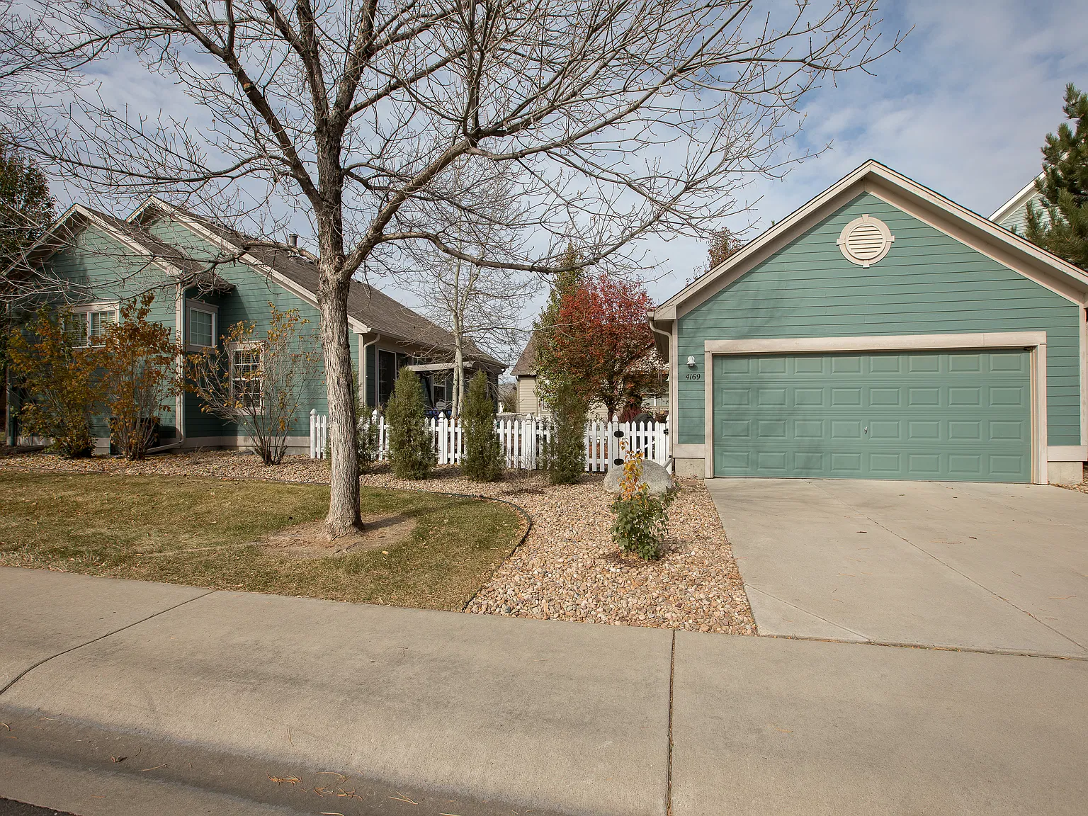 3 bed, 2528 sqft, $2,750 — Photo 3