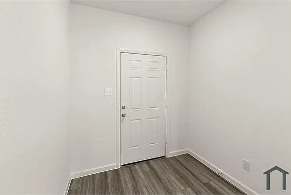 2107 Burnwood St — Photo 14