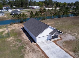 227 Twinn Lakes Dr, Baxley, GA 31513