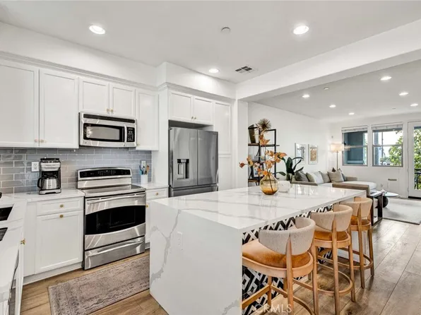 3009 E Pacific Coast Hwy, Long Beach, CA 90804