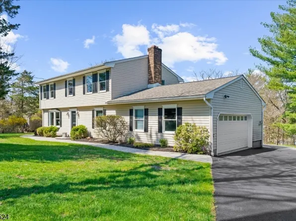 20 Cedar Grove Rd, Clinton Twp., NJ 08801