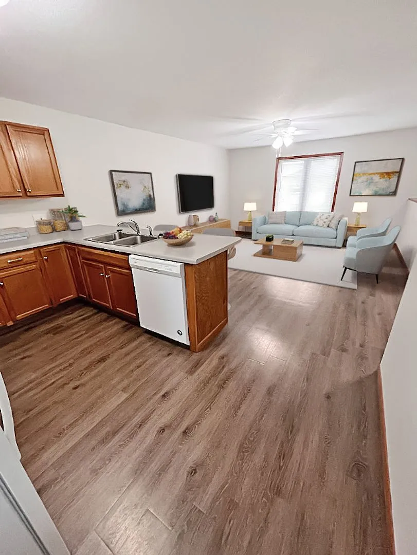 1407 Georgia — Photo 2