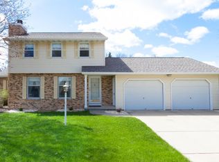 12 Regal Ter, Appleton, WI 54915