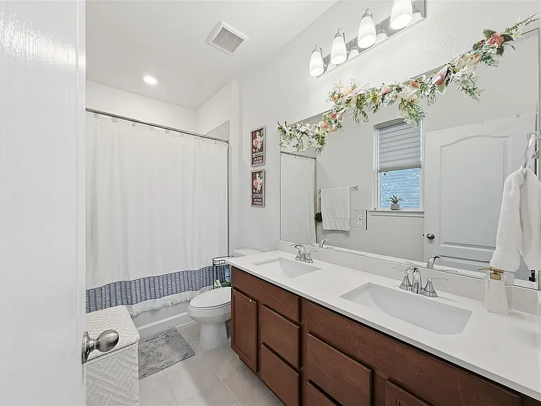 25402 Trinity Oakley Ct — Photo 11