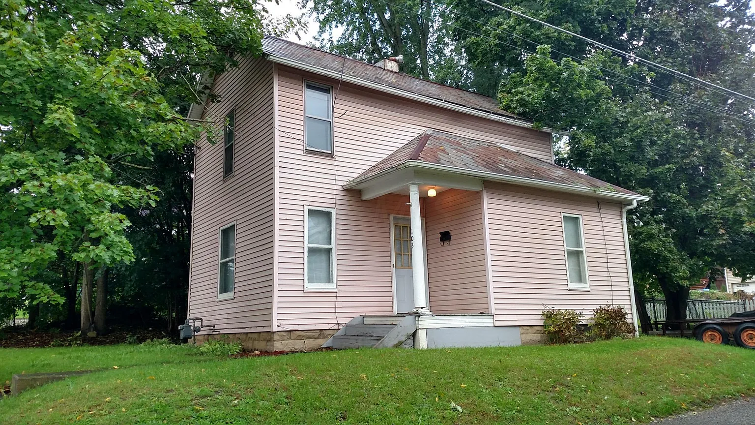 103 E Pleasant St photo 1