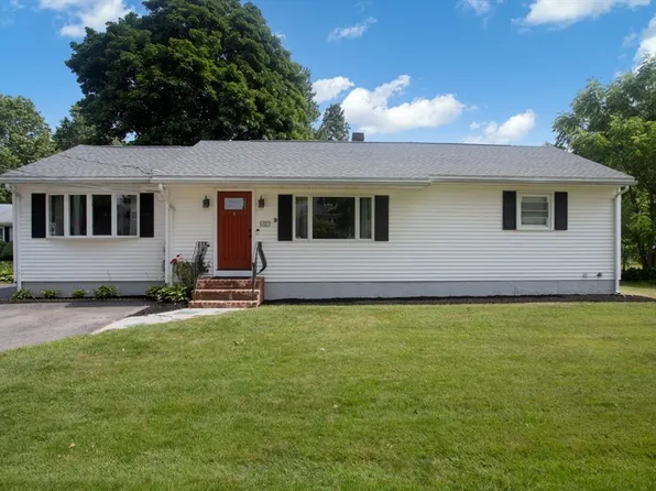 121 Alfred Lord Blvd, Taunton, MA 02780