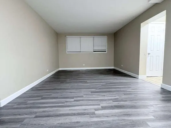 126 W Elizabeth Dr, Addison, IL