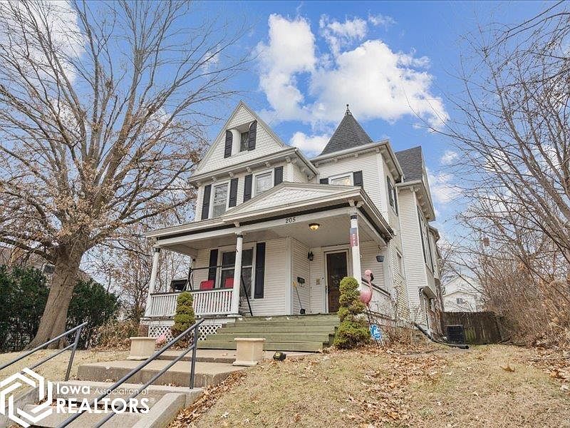 1st image of 205 Marietta St