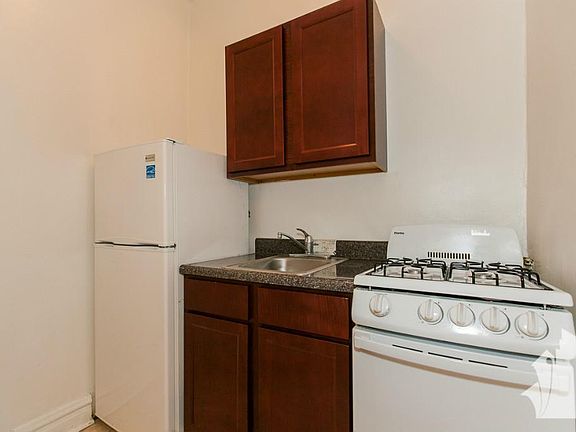 4th image of 4829 N Damen Ave APT 402