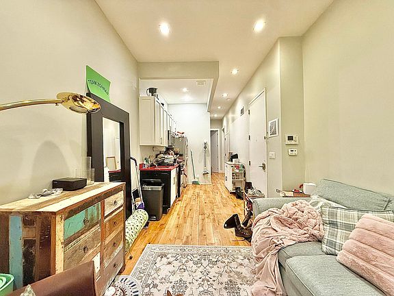 2nd image of 186 Wilson Ave APT 1L