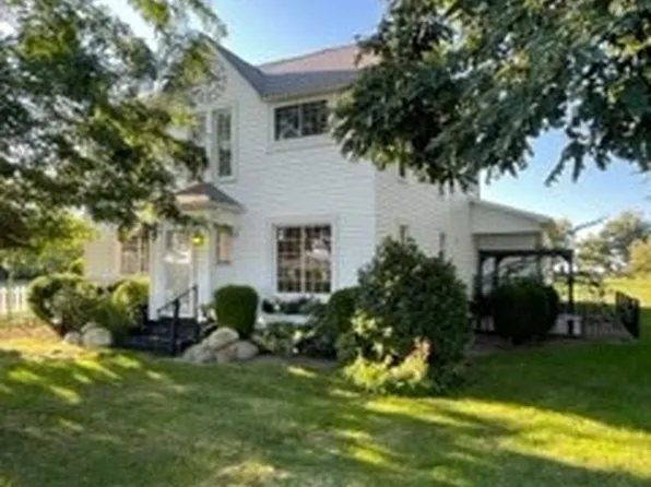 10332 E Lake Rd, North East, PA 16428