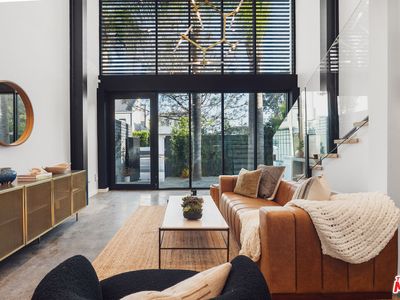 303 Venice Way, Venice, CA, 90291