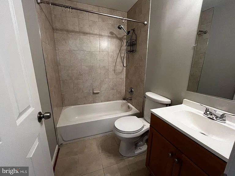 202 Carroll Dr — Photo 13
