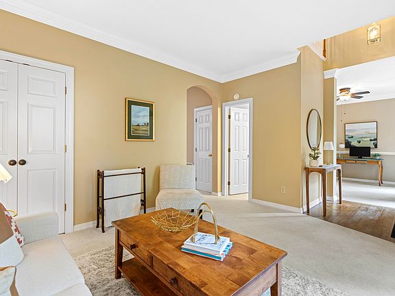 5th image of 5121 Oakbrook Dr