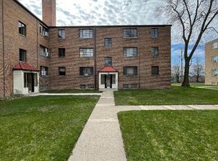 743 E 84th Pl APT 3W, Chicago, IL 60619