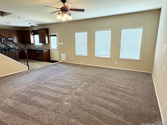 4th image of 305 Town Creek Way