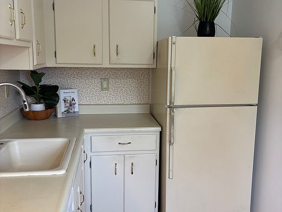4th image of 415 Asbury Ridge #415