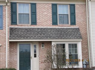 208 Hollytree Ct, Pottstown, PA 19464
