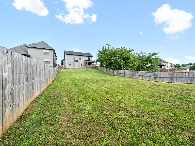 3482 Southwood Dr — Photo 31