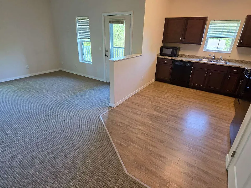 1415 Center Point Rd NE #209