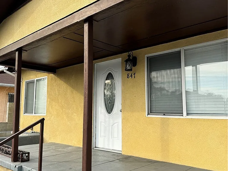 847 W Gage Ave — Photo 2