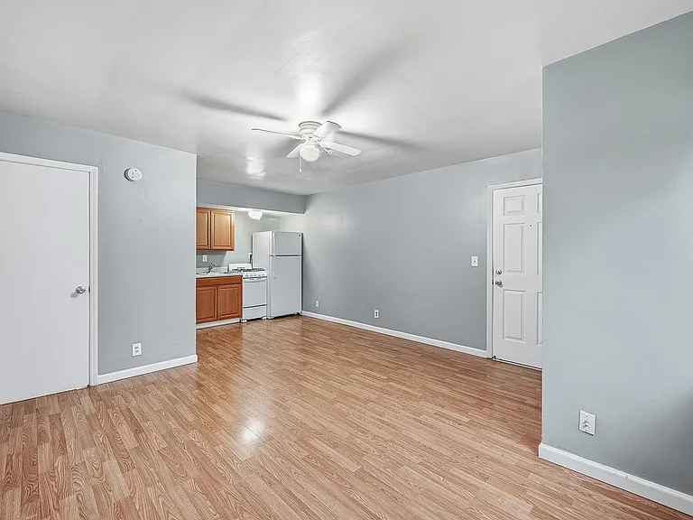 1528 Sutton Ave #1 — Photo 3