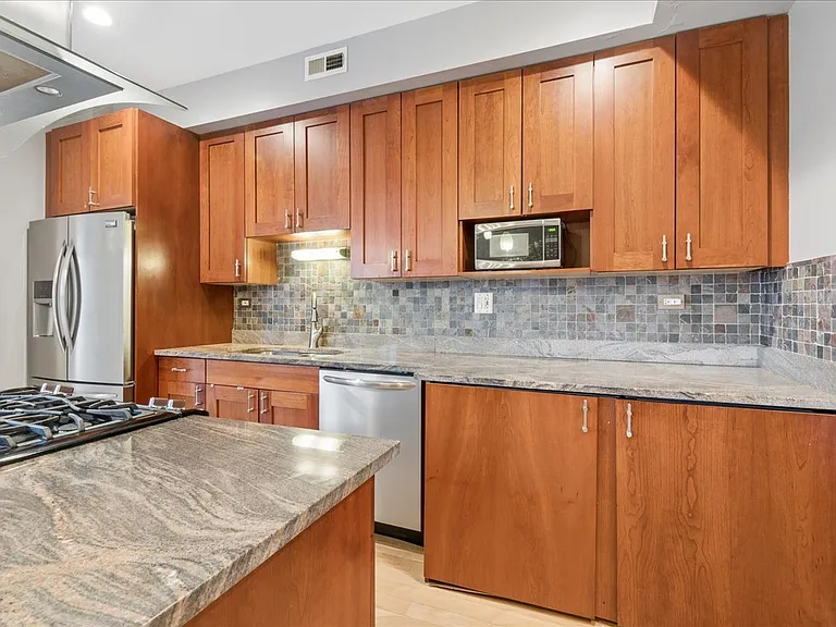 4220 S Champlain Ave #3S — Photo 10