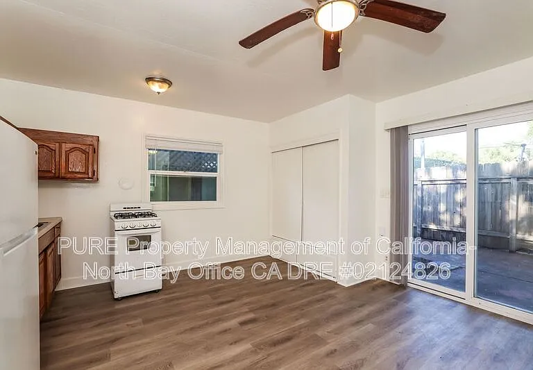 2107B Montgomery Dr — Photo 6