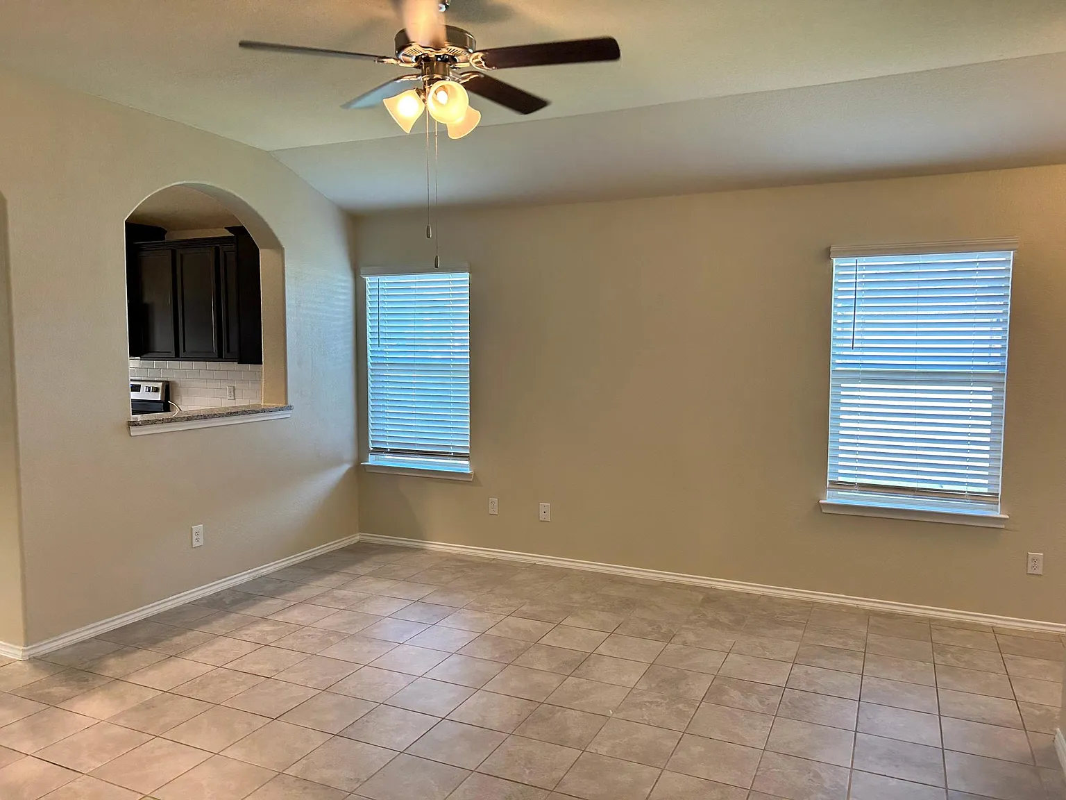 3 bed, 1368 sqft, $1,695 — Photo 4