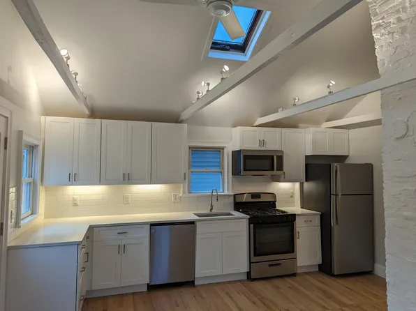 22 Tilden Ave #2, Newport, RI 02840