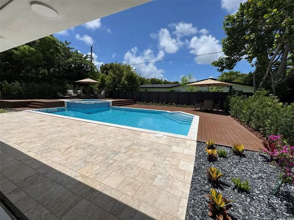 10475 SW 72nd Ave, Pinecrest, FL 33156