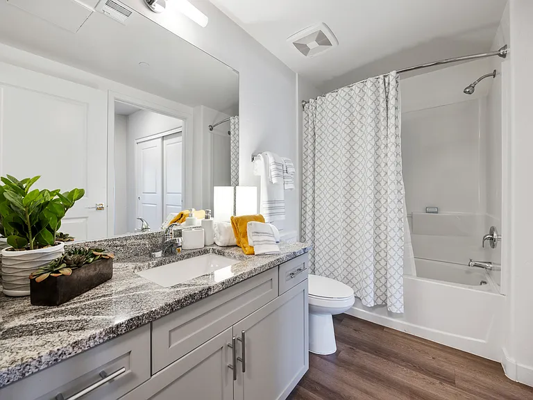 Granite Mountain Apartments — Photo 32