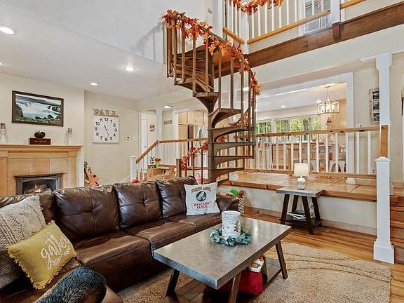 3rd image of 5795 Pennyroyal Dr