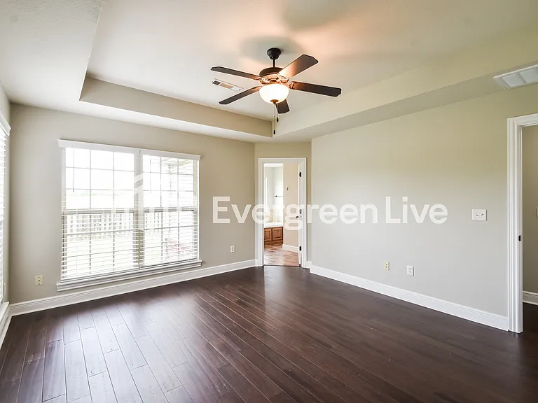 557 N Fox Meadows Ln — Photo 9