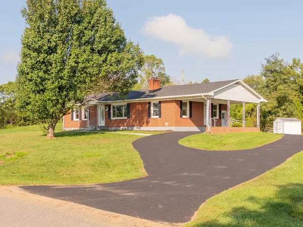 697 Westover Rd, Hillsville, VA 24343