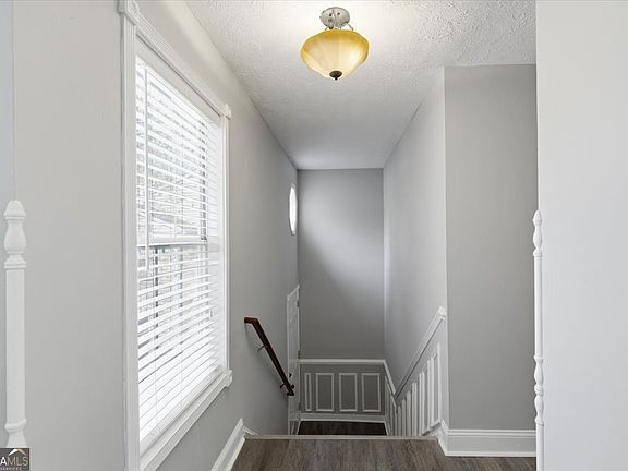 2nd image of 307 Glenleaf Dr
