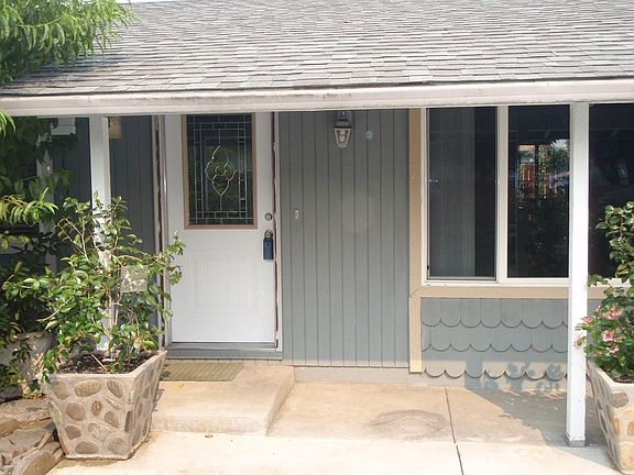 2nd image of 2619 Castle Cir
