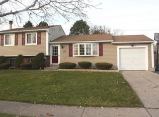622 Wurlitzer Dr, North Tonawanda, NY 14120