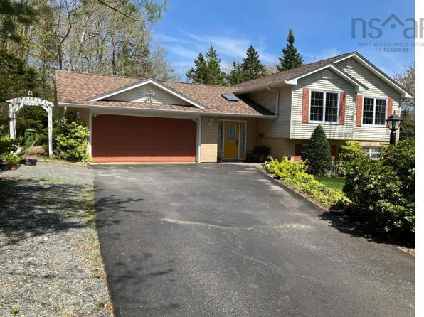 16 Sherwood Dr, Halifax, NS B3Z 1G9