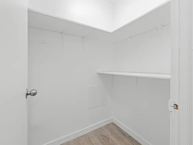 10746 102nd St NW — Photo 10