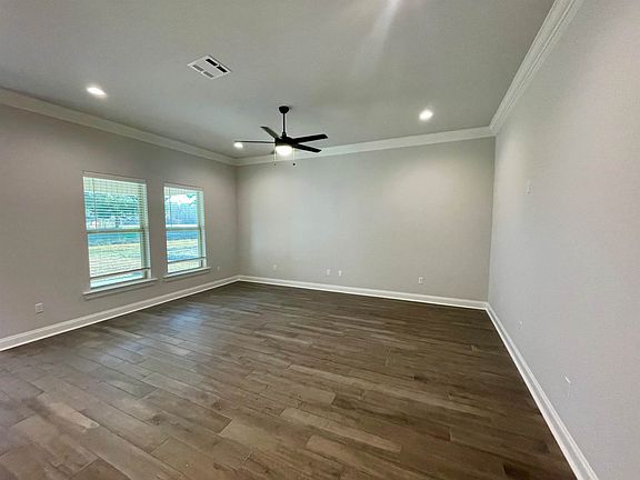 3rd image of 2484 Goldfinch Dr