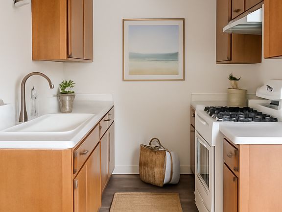 1x1 $1,833- Port Hueneme