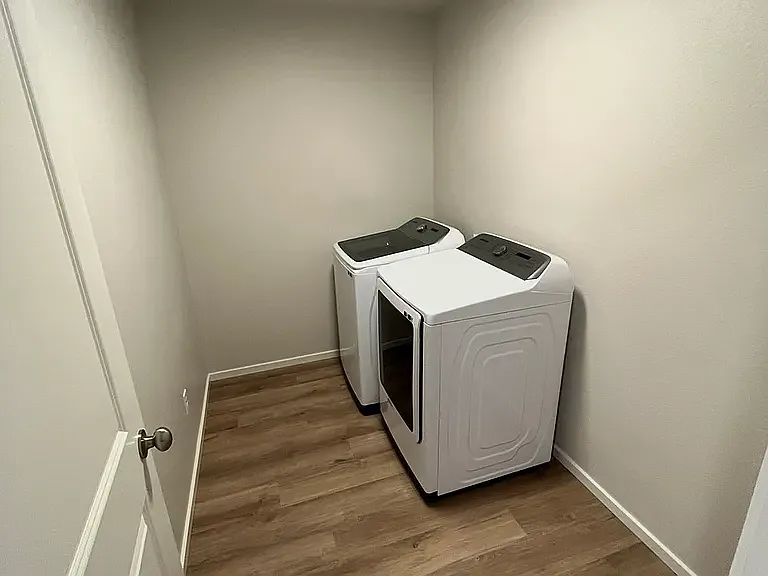 2944 Barnstormer St #4 — Photo 12