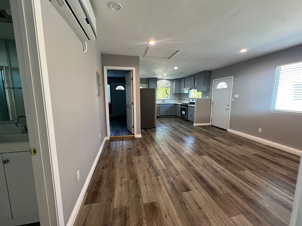 Living room & Kitchen
