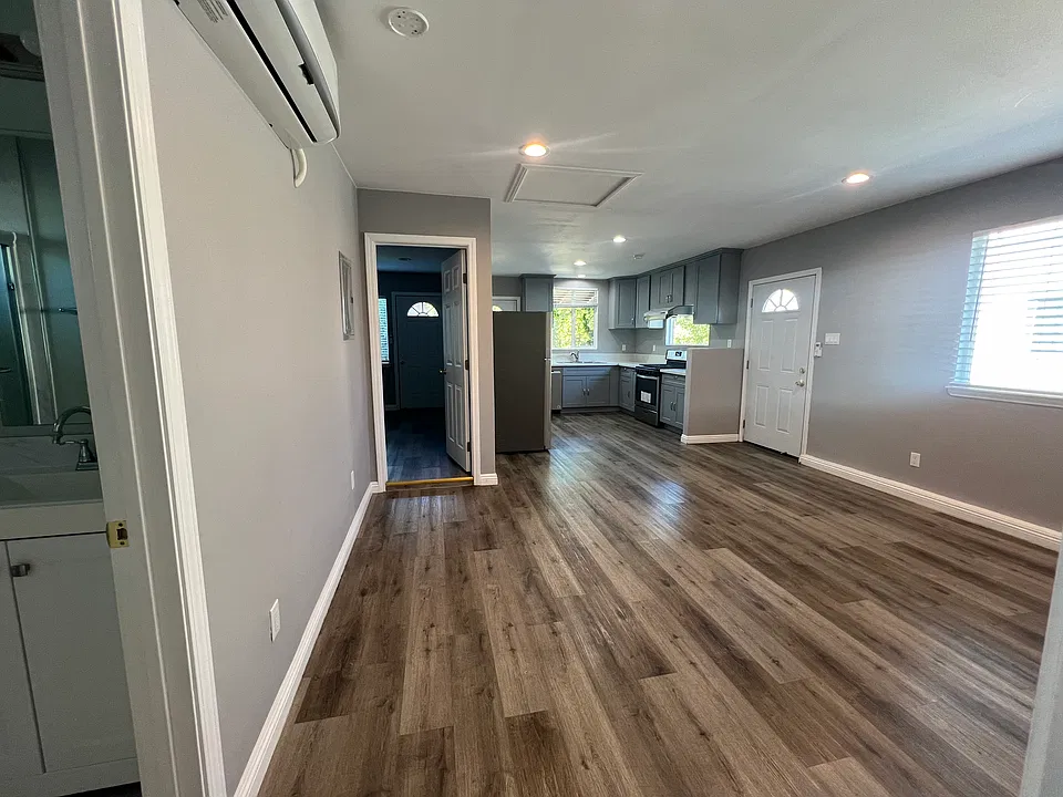 Living room & Kitchen