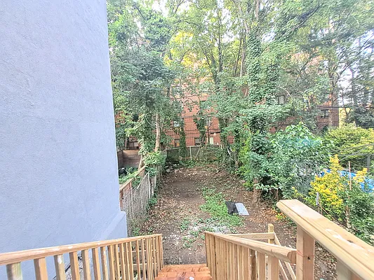 Rented by Friedman Mayer, LREB | media 2