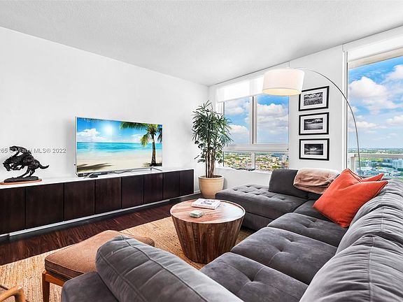 2nd image of 1900 N Bayshore Dr #3212